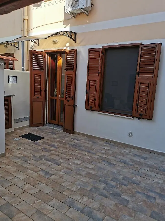 Casa Di Molly Al Centro Di Alghero 0*,